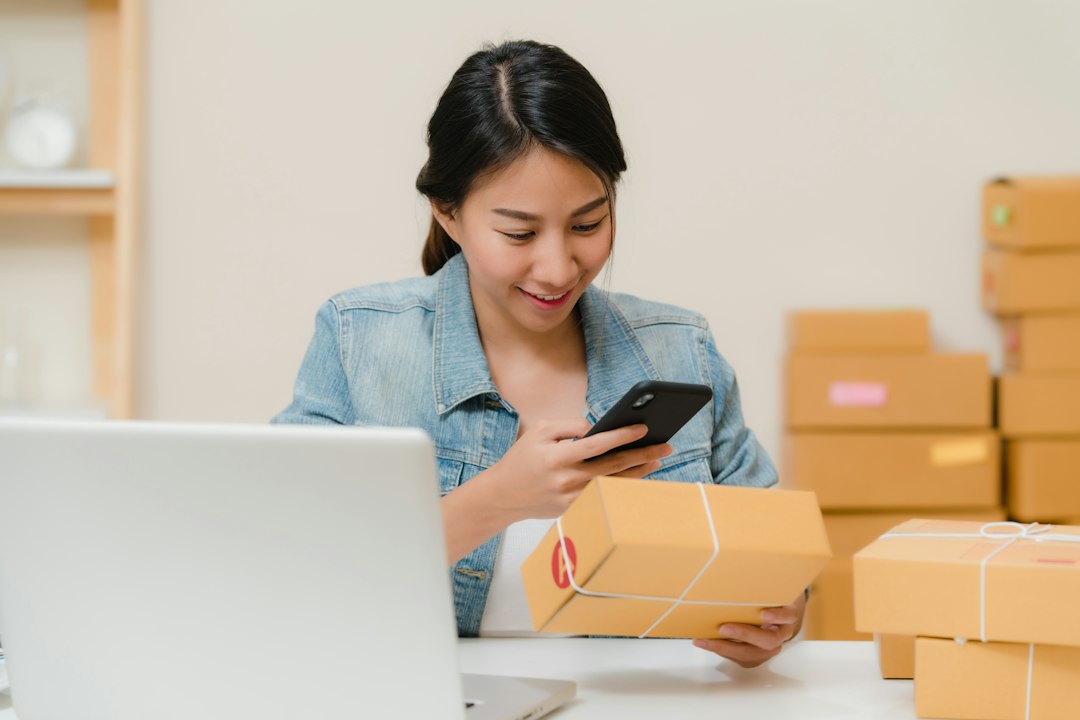 Vehicle shipping customer support